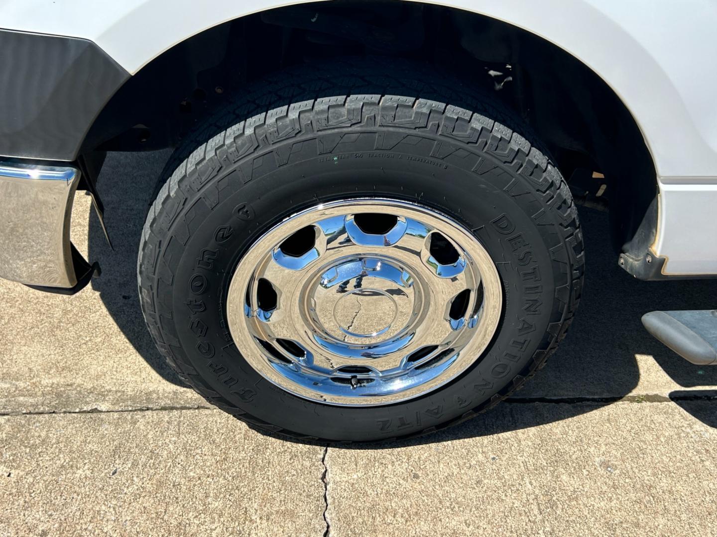 2014 White /Gray Ford F-150 XL SuperCab 6.5-ft. Bed 2WD (1FTEX1CM8EK) with an 3.7L V6 DOHC 24V engine, 6-Speed Automatic transmission, located at 17760 Hwy 62, Morris, OK, 74445, (918) 733-4887, 35.609104, -95.877060 - Photo#30